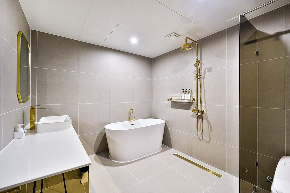 Business Double Room, Non Smoking, City View - Photo 5