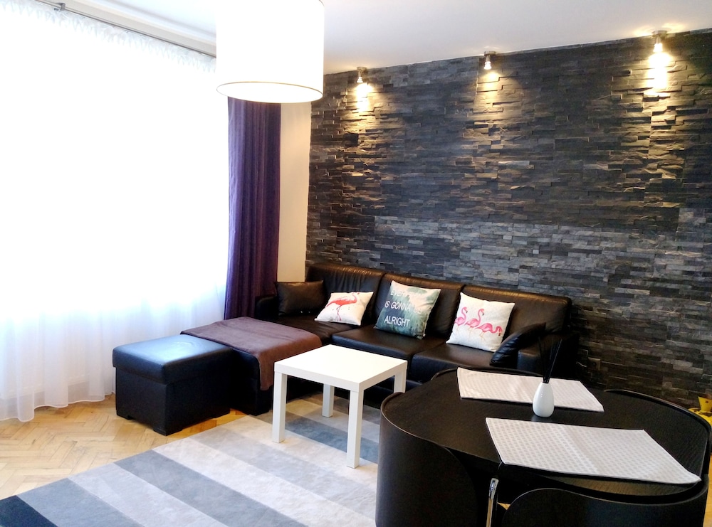 Economy Apartment, 1 Double Bed with Sofa bed (Kotlarska 5 Street no 6)