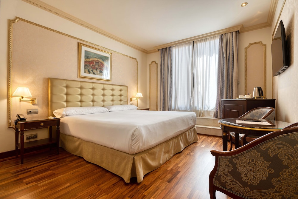 Classic Double or Twin Room