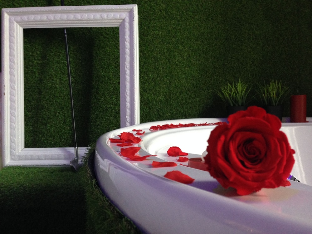 Romantic Double Room, Jetted Tub photo 3
