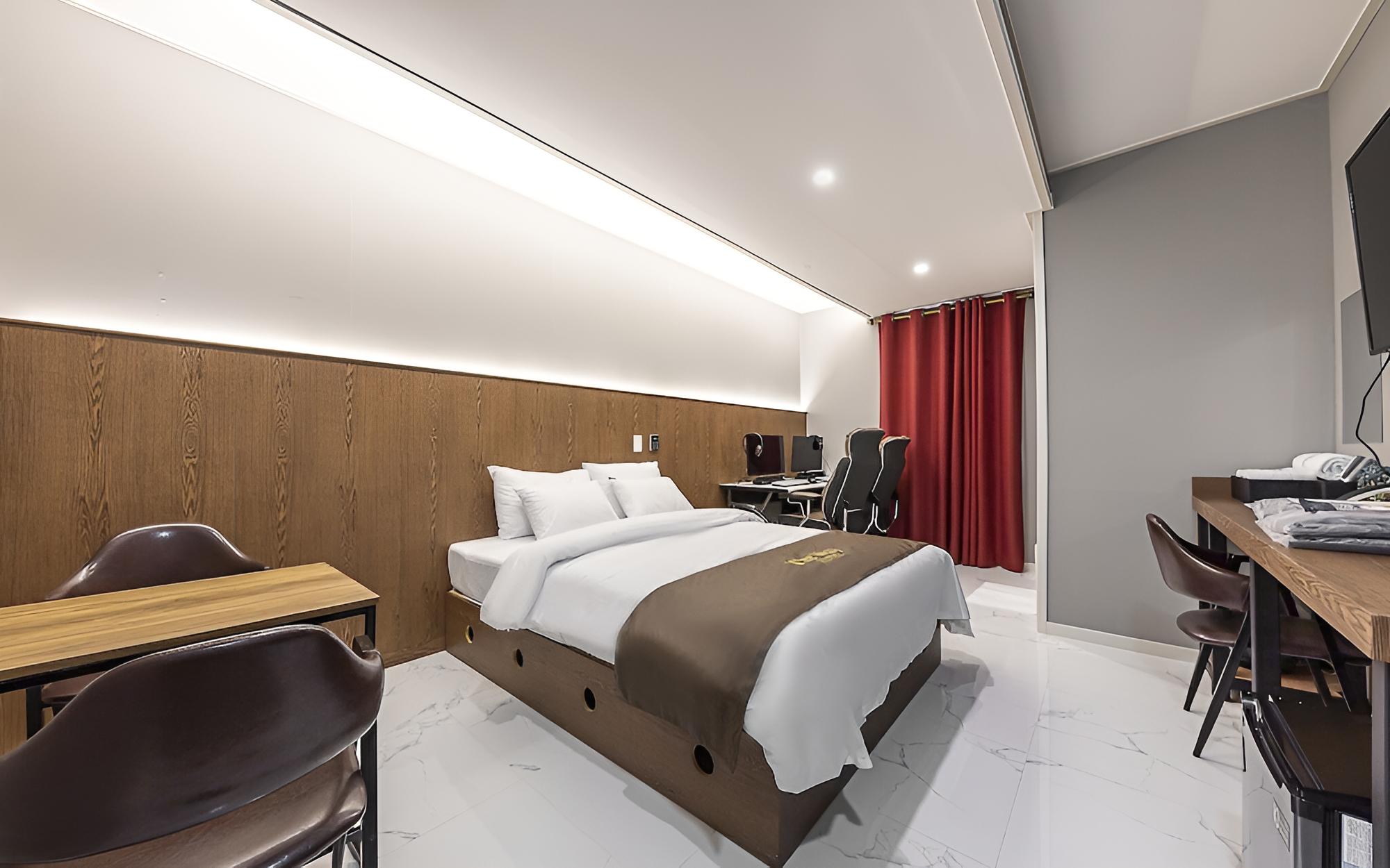 Room (Couple 2PC room (Netflix available ga) photo 1