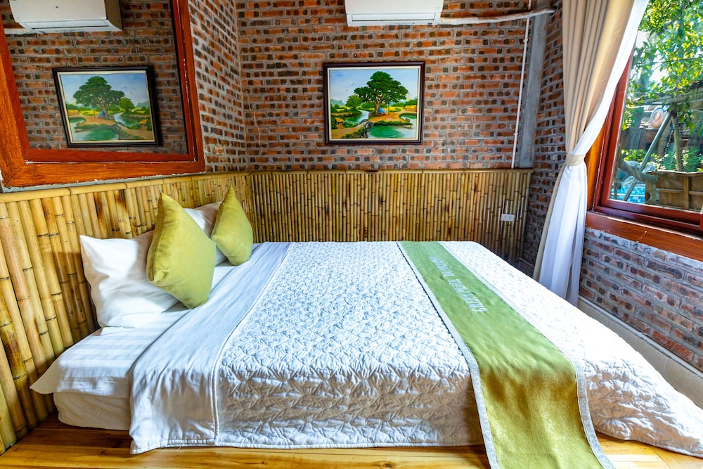 Deluxe Double Room, 1 King Bed, Balcony, Garden View photo 1