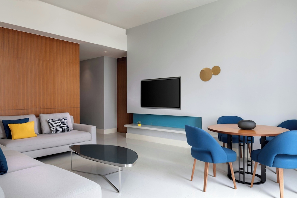 Executive Suite, 1 Bedroom - Photo 4