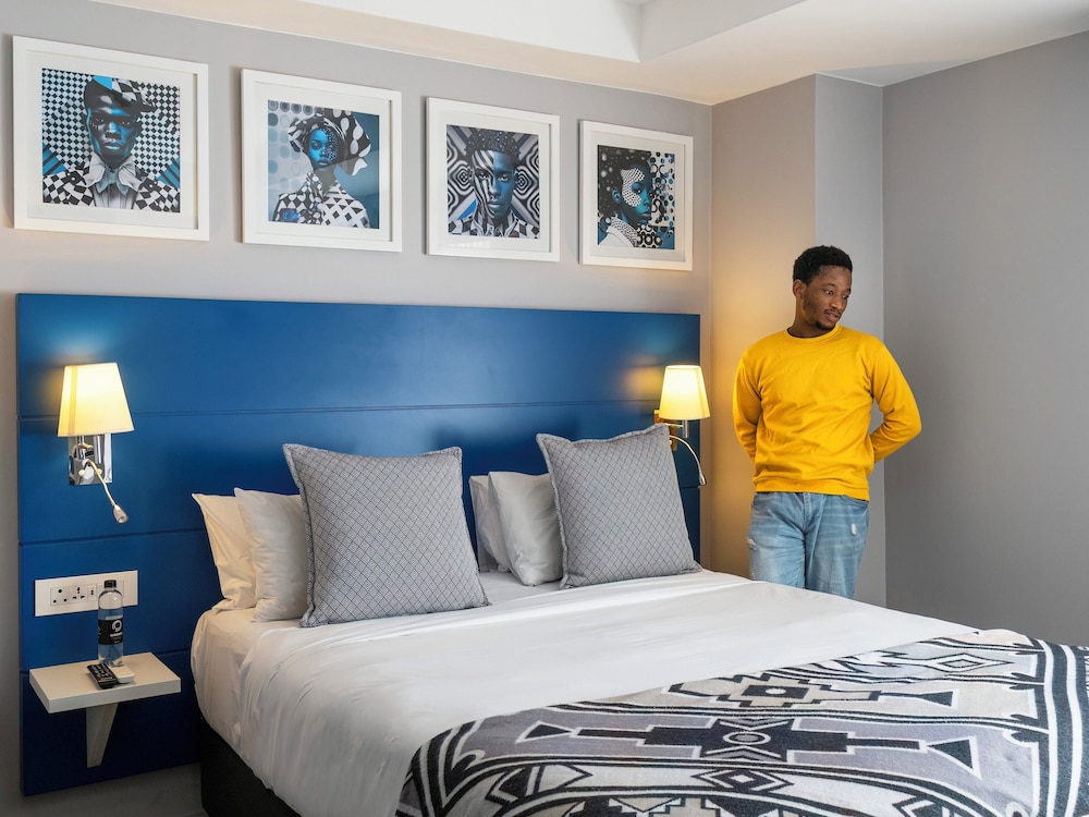 Standard Room, 1 Queen Bed photo 3