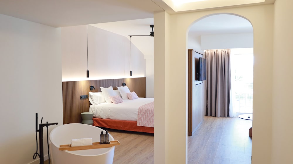 Junior Double or Twin Room, Balcony