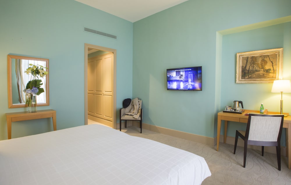 Superior Double or Twin Room, Sea View (Balcony) - Photo 6