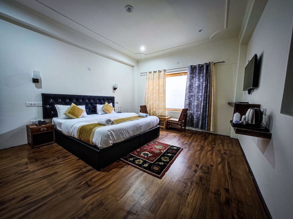 Deluxe Room - Photo 6