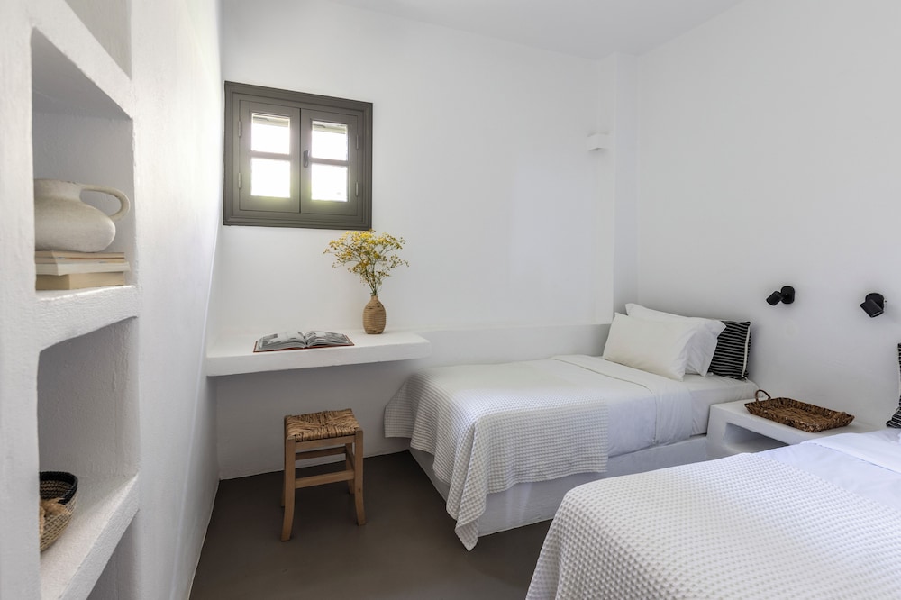 Azure  Villa, 5 Bedrooms, Private Pool, Sea View - Photo 16