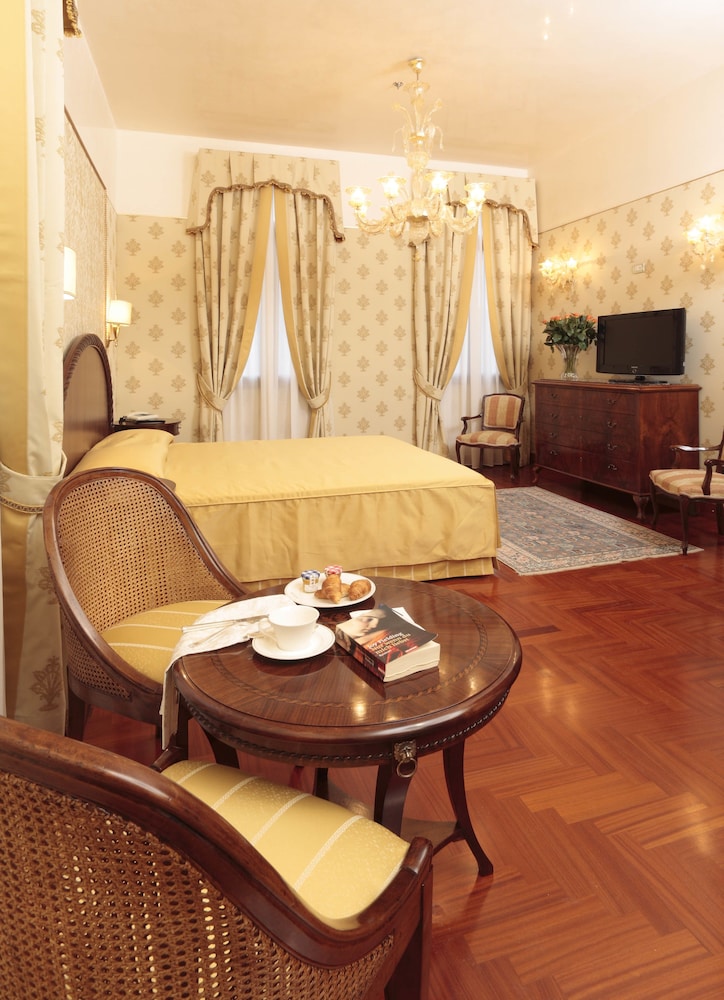 Suite (3 Pax)