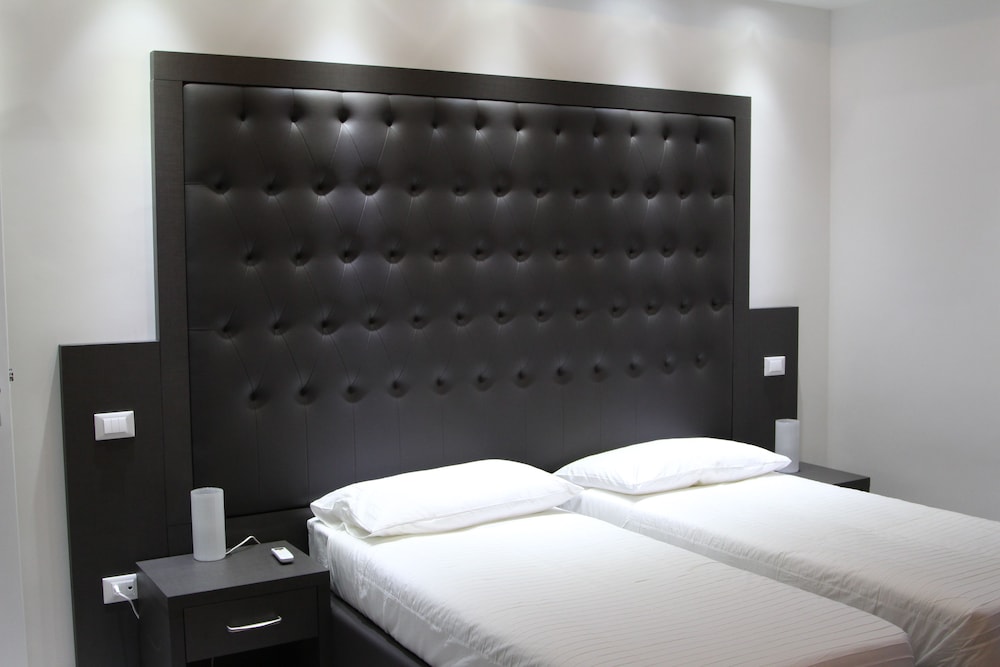 Superior Double Or Twin Room, City View photo 3