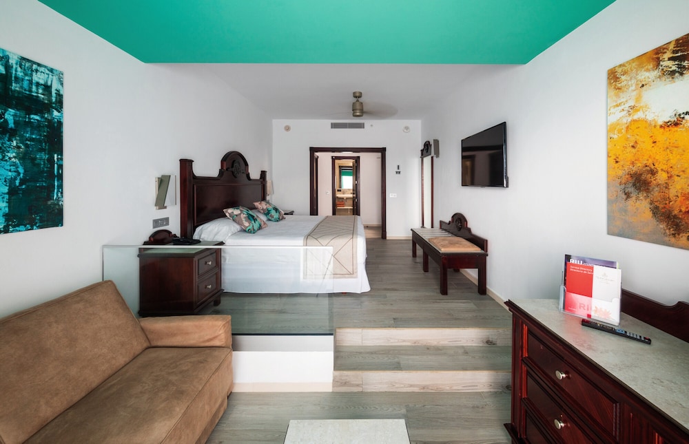 Junior Suite, Ocean View (B2C-CA) photo 3