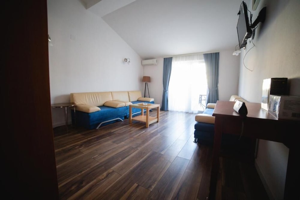 Classic Duplex - Photo 6