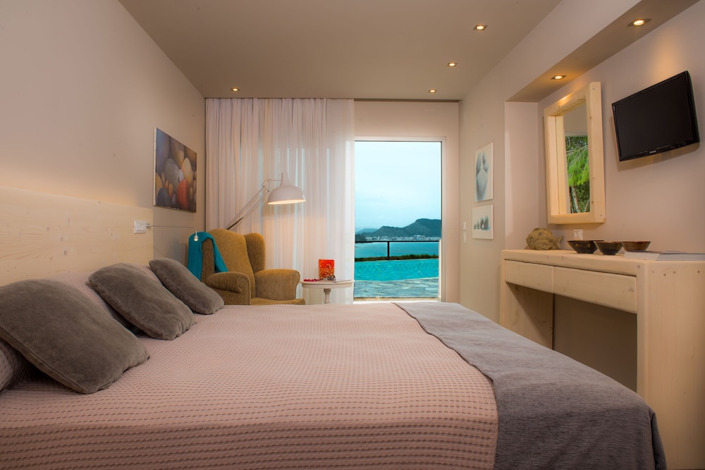 Deluxe Double or Twin Room (Panoramic Sea & Pool View - 3 Adults)