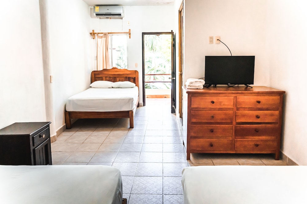 Standard Triple Room - Photo 1