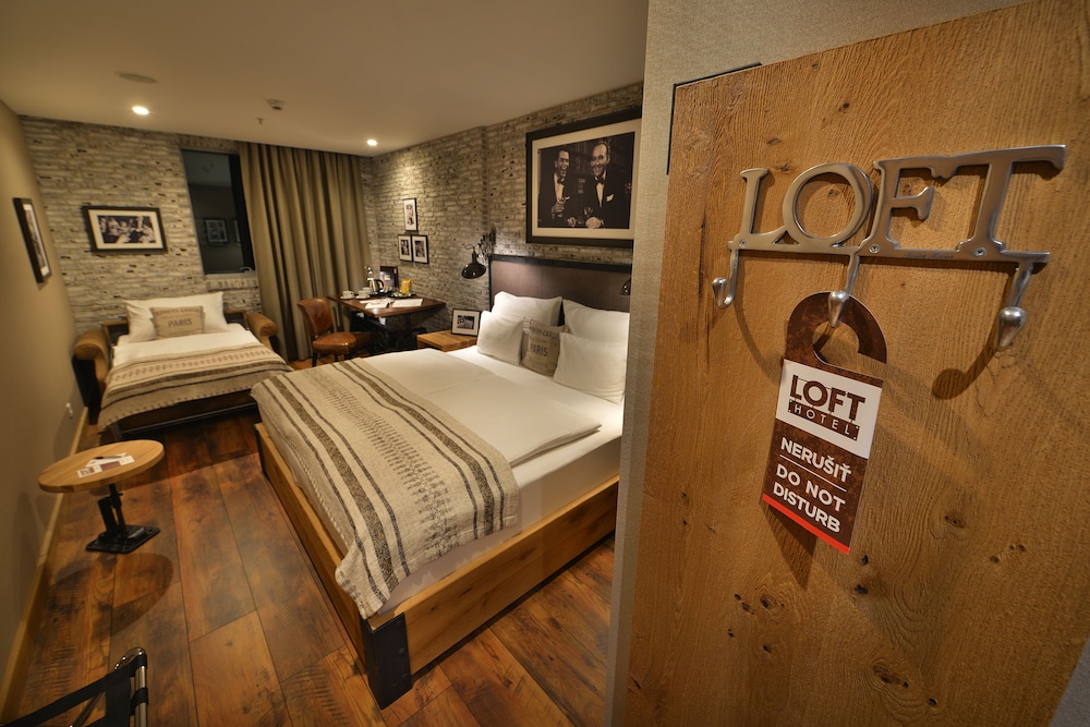 Comfort Triple Room, 1 King Bed with Sofa bed - Photo 6