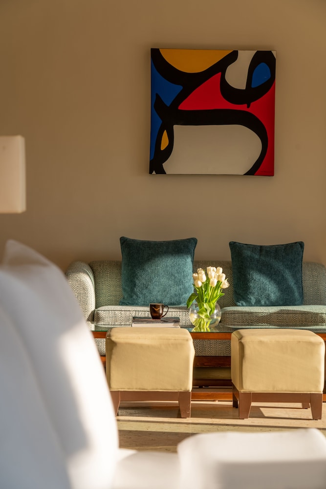 Suite, 1 King Bed, Sea View - Photo 2