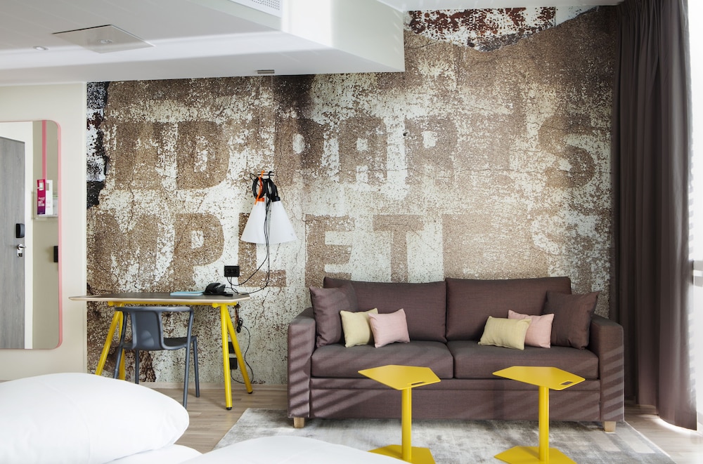 Standard Room, Multiple Beds, Non Smoking (2 Single and 2 Person Sofa Bed)