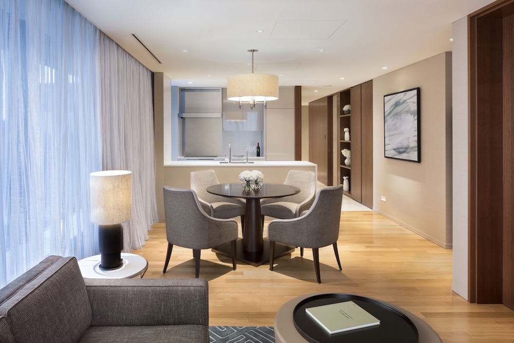 One-Bedroom Deluxe Twin - Photo 3
