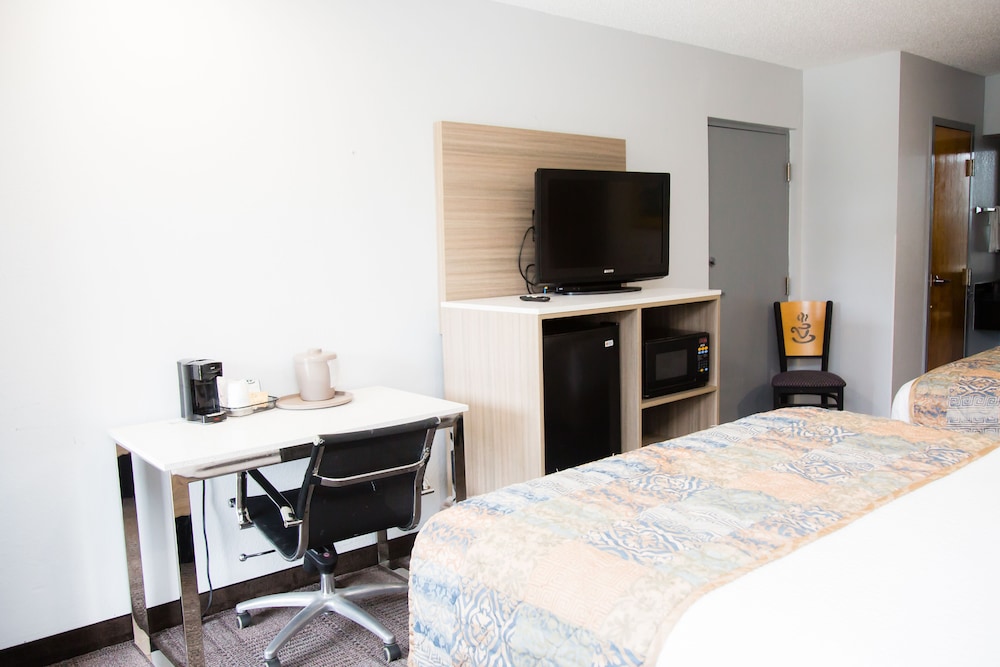 Room, 2 Queen Beds, Non Smoking - Photo 5