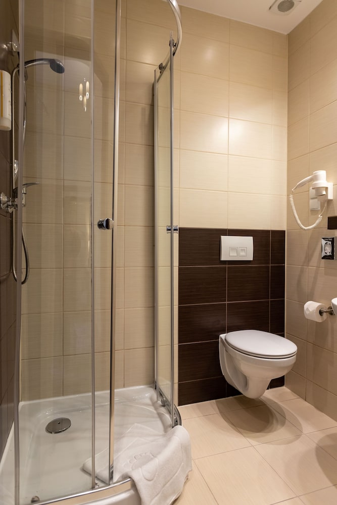 Standard Triple Room - Photo 18