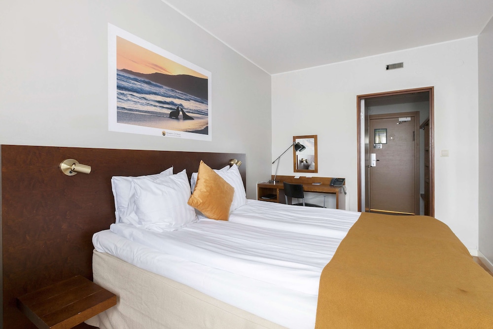 Standard Room, 2 Twin Beds, Non Smoking - Photo 3