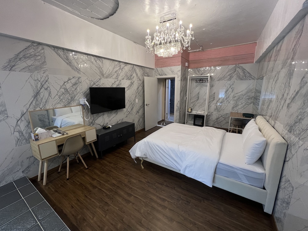Royal Double Room - Photo 13