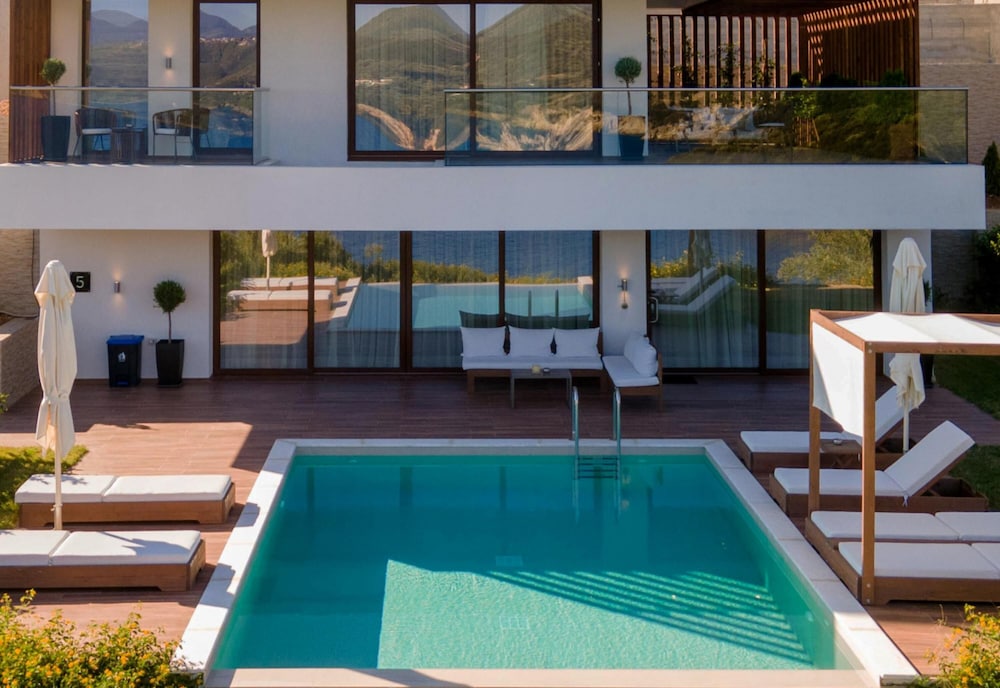 Villa photo 3