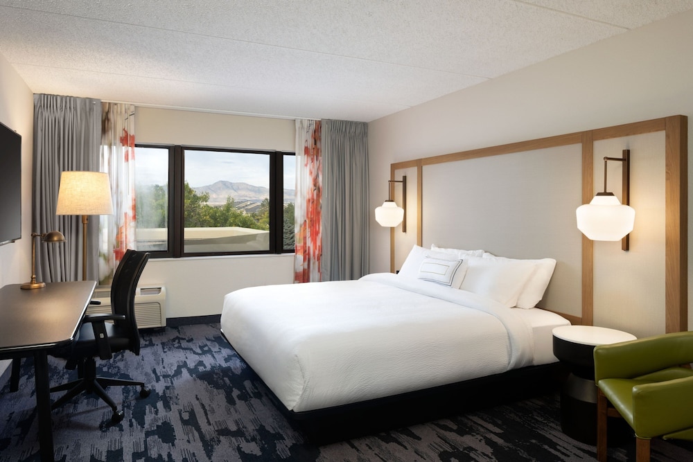 Room, 1 King Bed (Mobility Accessible, Roll-In Shower) - Photo 1