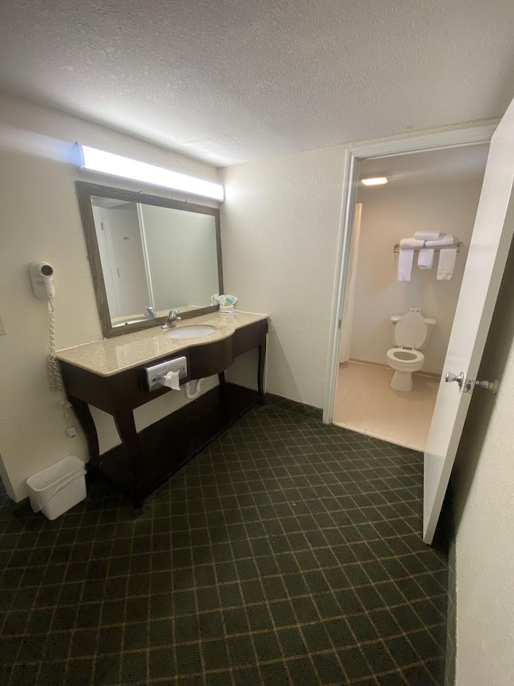 Comfort Room, 2 Queen Beds - Photo 3
