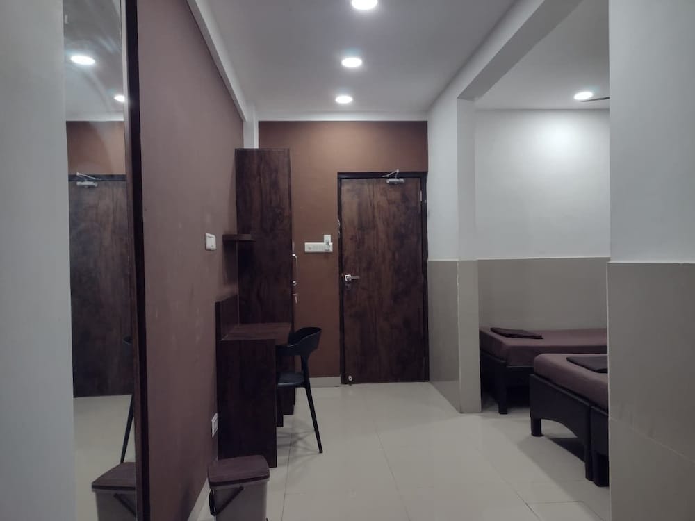 Standard Triple Room, Multiple Beds, City View