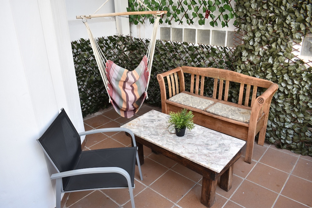 Deluxe Studio, 1 Double Bed with Sofa bed, Terrace, City View - Photo 10