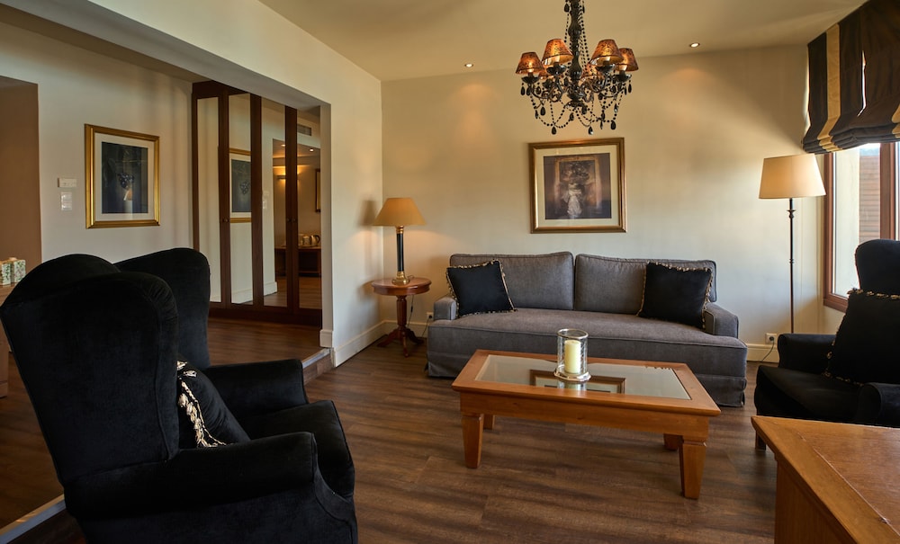 Family Suite, Balcony - Photo 5