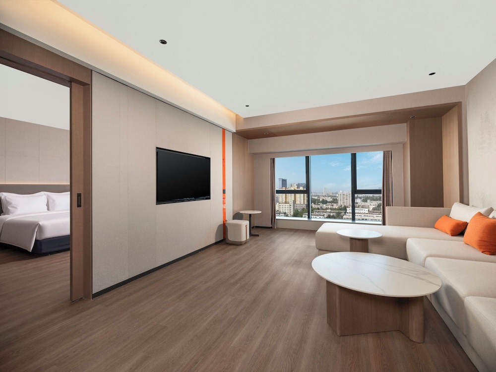 1 King 1 Bedroom Suite