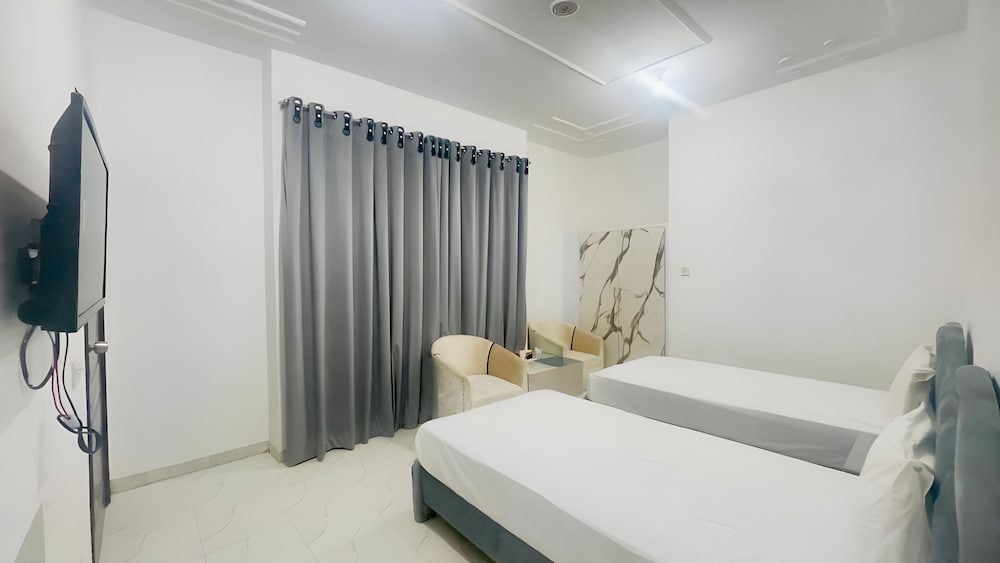 Deluxe Double or Twin Room photo 3