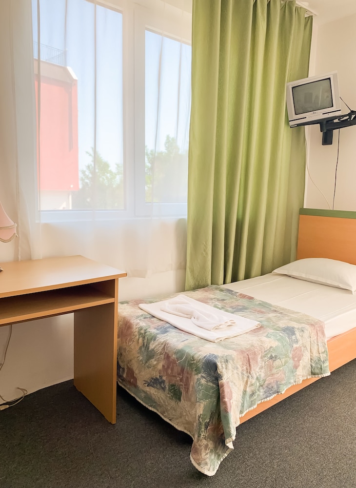 Standard Quadruple Room photo 2