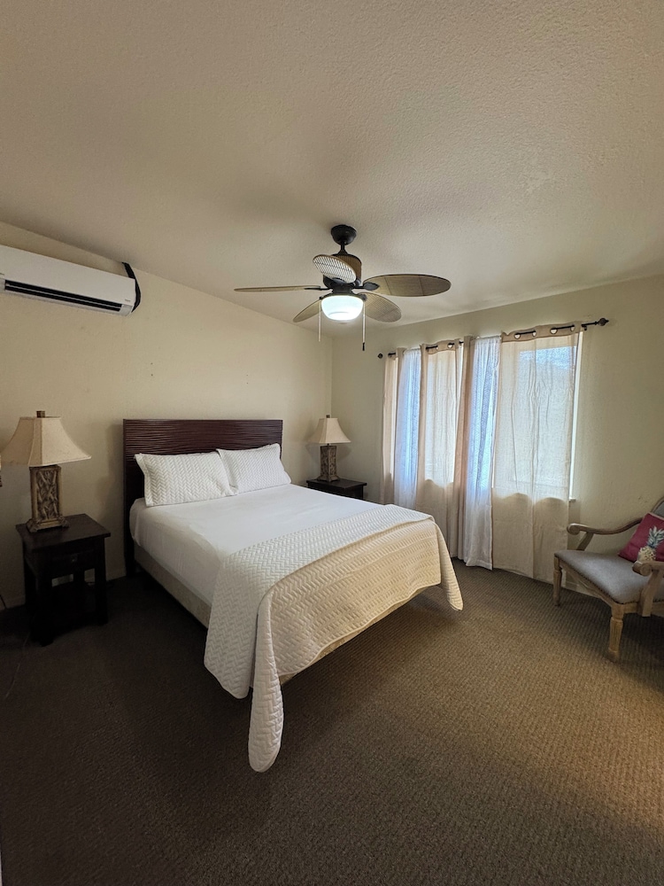 Economy Suite, 1 Queen Bed with Sofa bed, City View - Photo 3