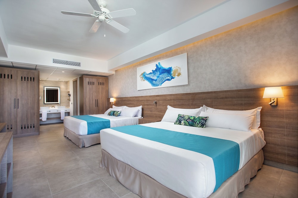 Luxury Suite - Photo 11