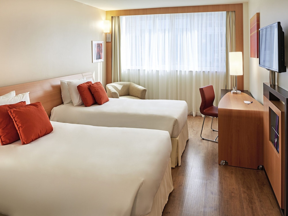 Superior Apartment, 2 Twin Beds, Partial Sea View