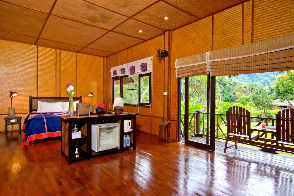 Deluxe Room - Photo 1