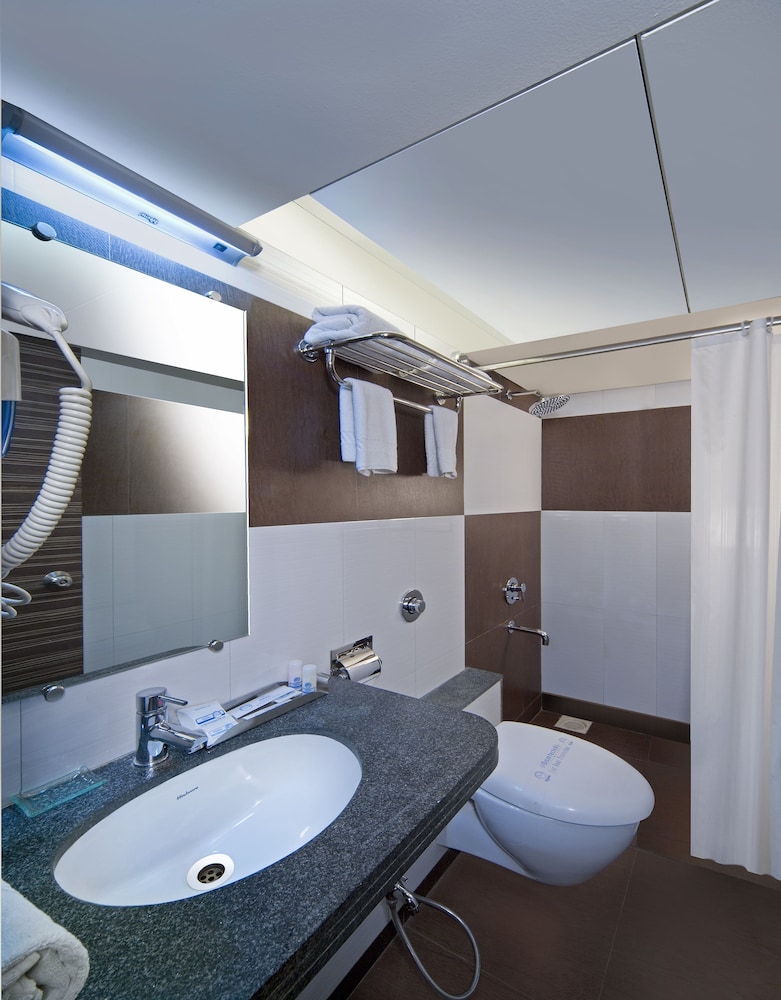 Executive Room - Photo 3