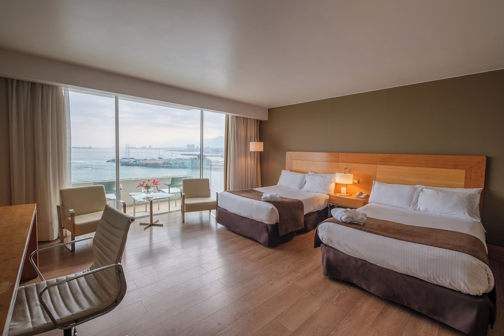 Suite, 2 Double Beds, Sea View - Photo 4