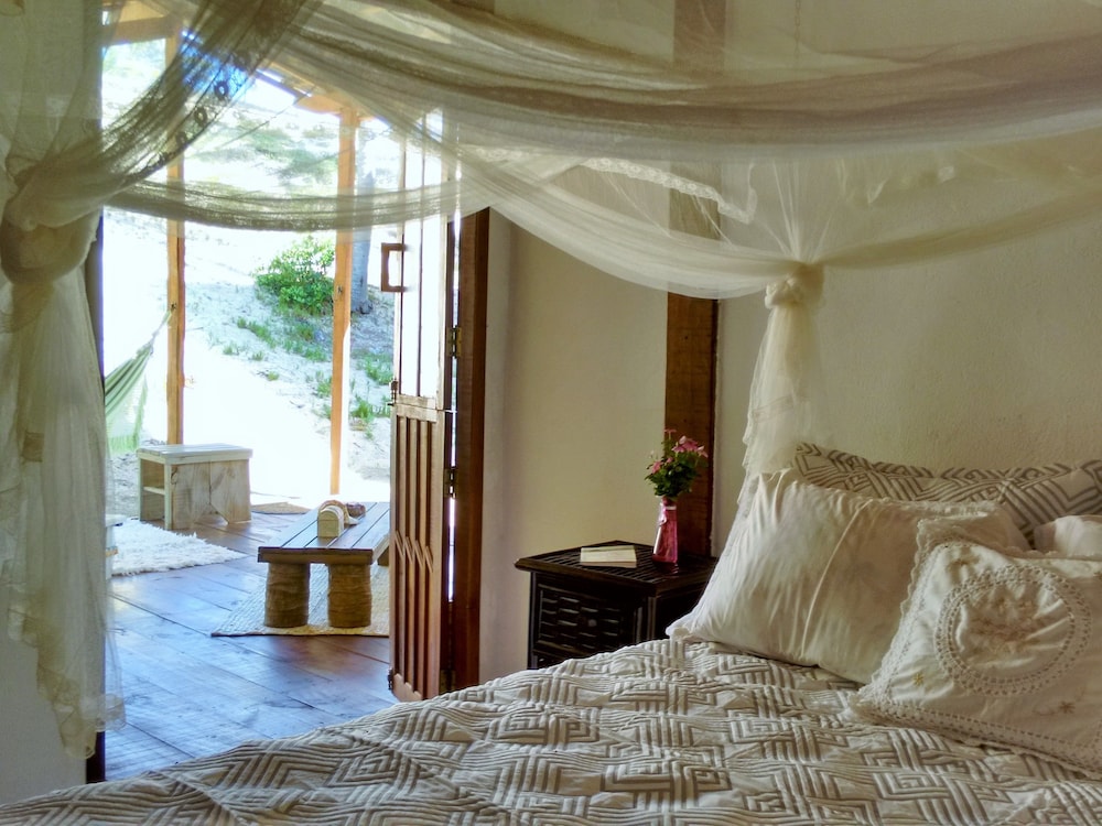 Traditional Suite, 1 Queen Bed, Balcony, Beachside photo 1