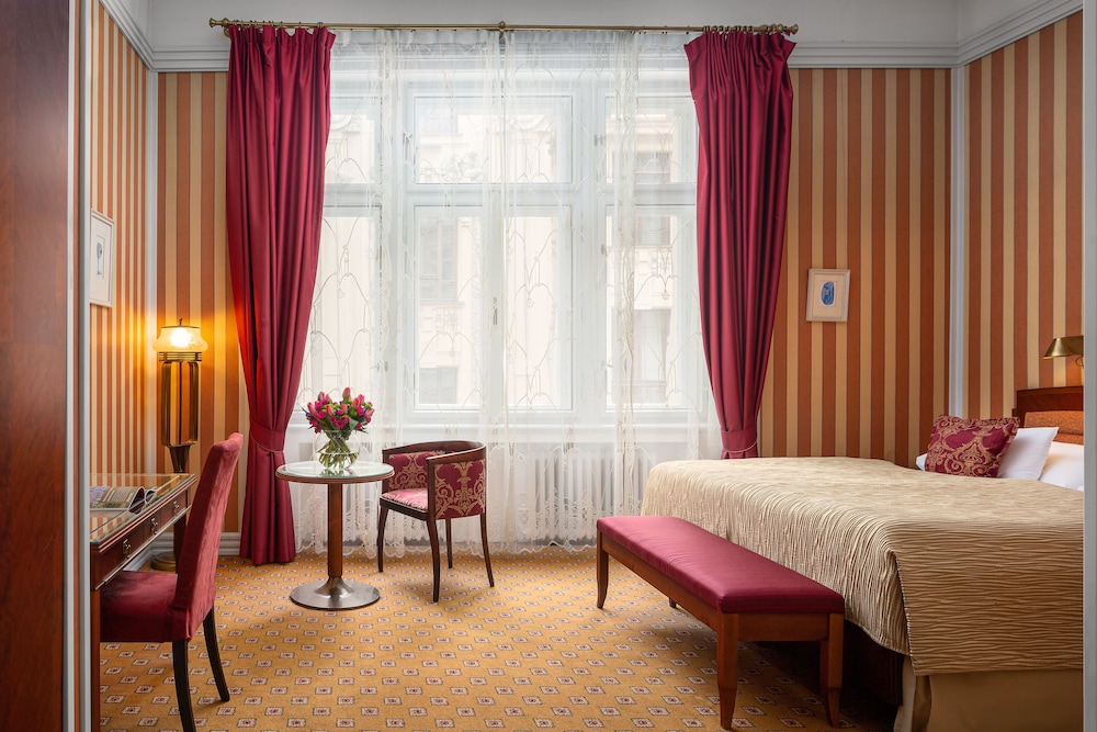 Deluxe Room - Photo 3