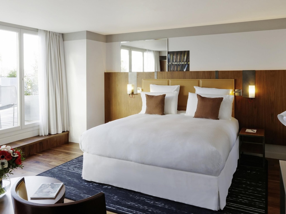 Junior Suite, 1 Queen Bed, Terrace