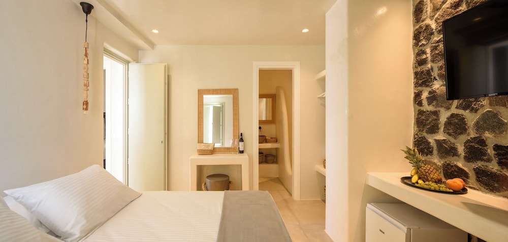Standard Double Room - Photo 23