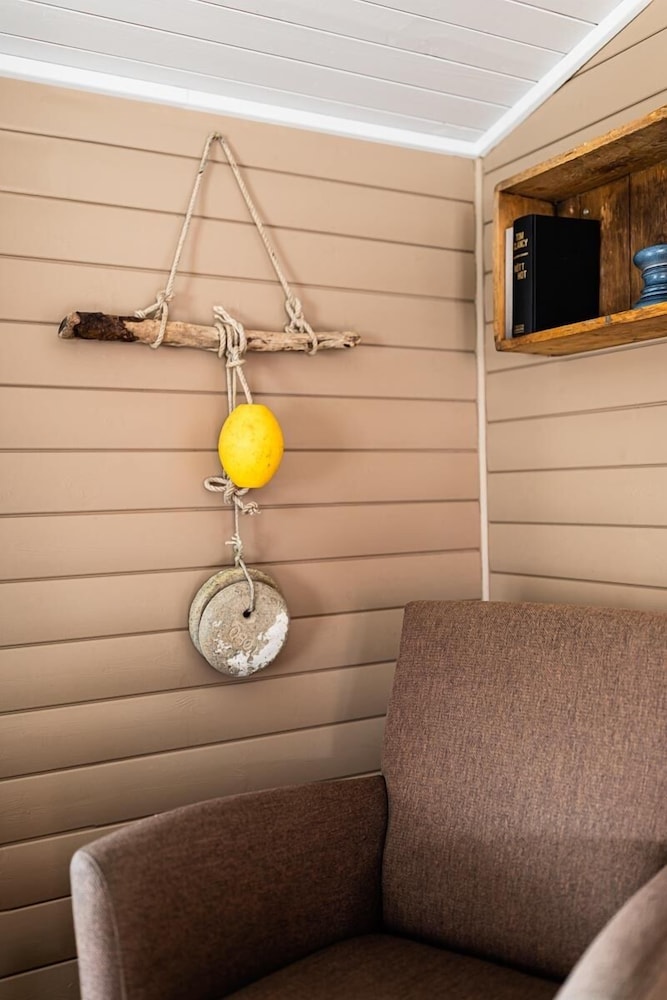 Traditional Cottage, 2 Bedrooms - Photo 8