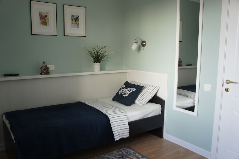 Standard Single Room, Shared Bathroom photo 1