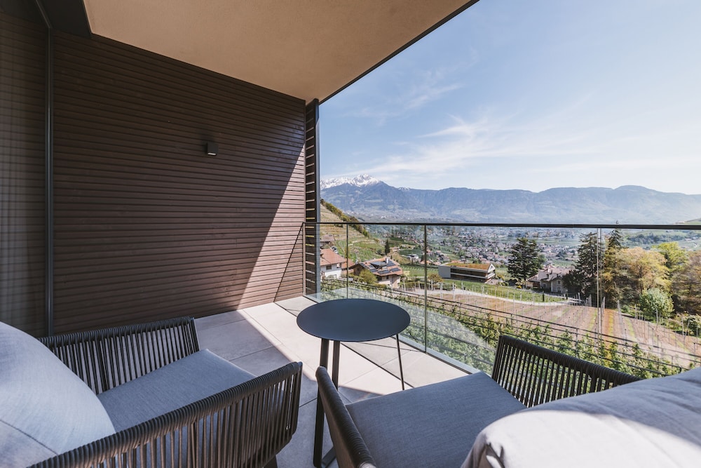 Premium Suite, 1 King Bed, Sauna, Executive Level