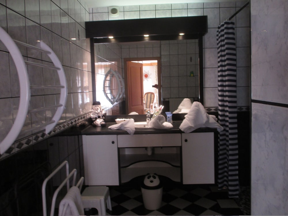 Double Room, Accessible, Garden View - Photo 10