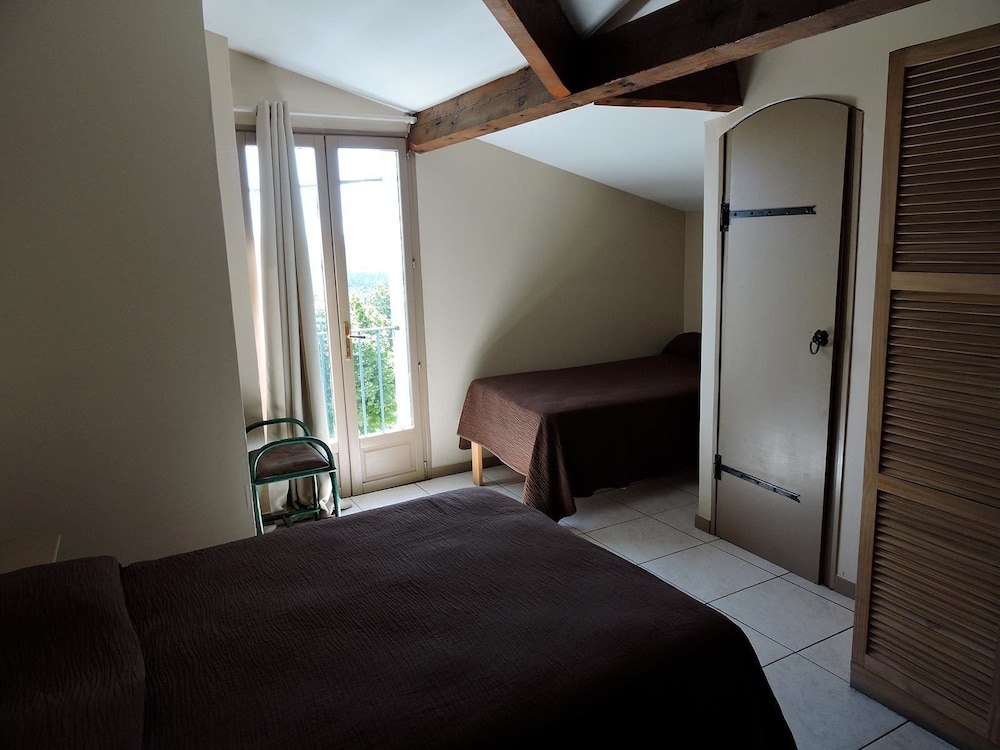 Premier Twin Room, Private Bathroom, Valley View